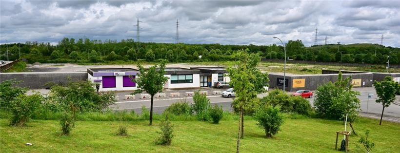 Das Autohaus ist schon eine Weile weg, doch die Sportanlagen werden wohl nicht dort gebaut werden
