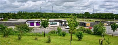 Das Autohaus ist schon eine Weile weg, doch die Sportanlagen werden wohl nicht dort gebaut werden
