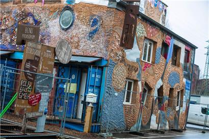 Das Benu Village in Esch ist das erste und bislang einzige Ökodorf in der Großregion
