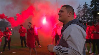 Das Beste kommt zum Schluss: Trainer Gilles Wagner hatte vor dem Relegationsduell angekündigt, sein Amt in Koerich niederzulegen, um eine Coaching-Pause einzulegen. Seine Spieler machten ihm den Abschied nicht gerade leicht.
