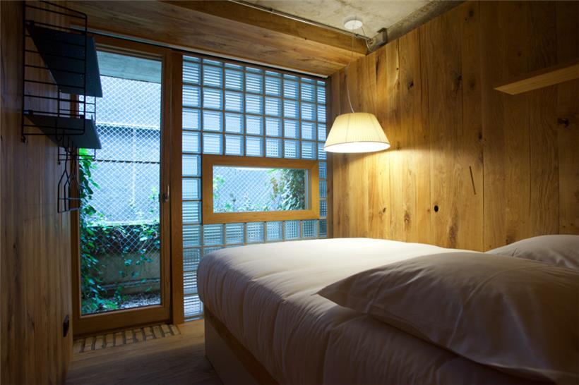 Das Bild vom Herbst 2021 zeigt ein Zimmer des Hotels in Bonneweg, in dem schon bald bis zu 60 Flüchtlinge unterkommen sollen
