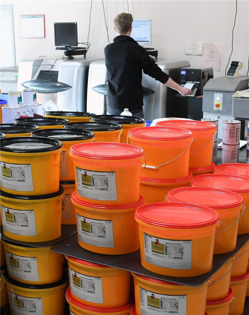 Das Bindemittel in den Farben basiert auf Erdöl. Das soll sich in den nächsten J...