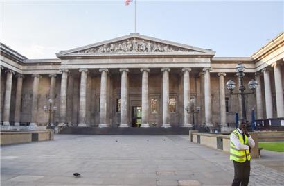 Das British Museum in London, das jährlich Millionen Menschen besuchen, verwahrt bedeutende Kulturschätze der Menschheit. Nun sind historische Schmuckstücke verschwunden. 
