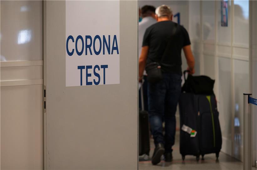 Das Corona-Testzentrum im Flughafen Düsseldorf. Auch an den Landesgrenzen könnten Testzentren entstehen.
