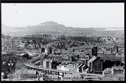 Das Eisenbahn-Viadukt im Jahr 1967. Foto von Rudy Battin.
