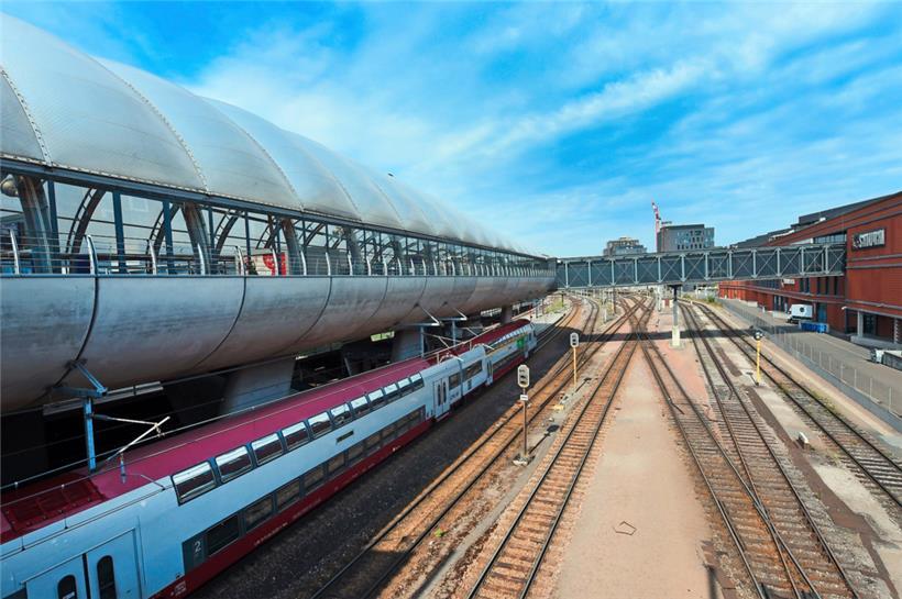 Das Ende der kostenlosen Benutzung des öffentlichen Transports ist ebenso Thema der neuen Petitionen wie eine finanzielle Entschädigung bei Zugverspätungen und -ausfällen 
