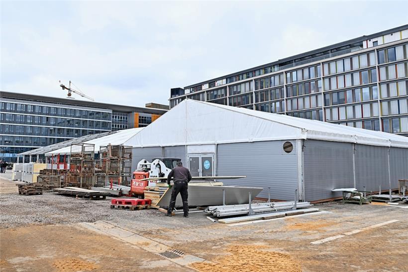 Das Erstaufnahmezentrum wurde im April errichtet
