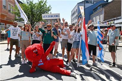 Das Eurofestival in Schifflingen wurde am Sonntag mit einer bunten Parade eröffnet
