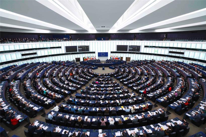 Das Europäische Parlament fordert Vertragsänderungen und für sich mehr Kompetenzen
