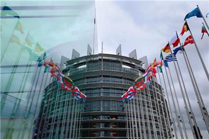 Das Europäische Parlament – werden hier bald auch die Flaggen der Ukraine und Moldau wehen?
