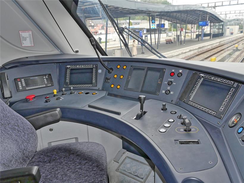 Das Fahrpult einer 2400er