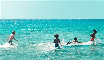 Das Familiendrama „Six jours, ce printemps-là“ von Joachim Lafosse spielt an der Côte d’Azur und erzählt von den zerbrechlichen Beziehungen innerhalb einer Familie
