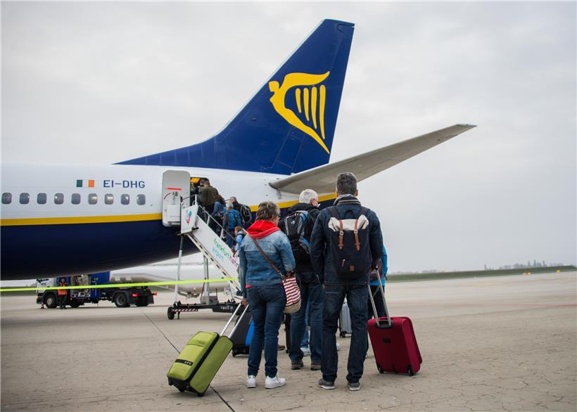 Das Flugverbot für Boeings Mittelstreckenjet 737 Max wirft Europas größten Billigflieger Ryanair bei seinen Wachstumsplänen weit zurück
