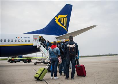 Das Flugverbot für Boeings Mittelstreckenjet 737 Max wirft Europas größten Billigflieger Ryanair bei seinen Wachstumsplänen weit zurück
