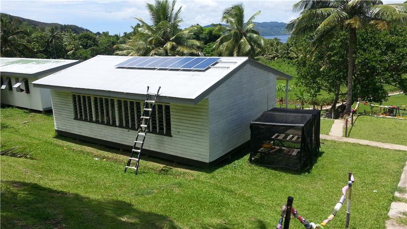 Das Fotovoltaik System, das EWB Luxembourg konzipiert hat, bringt Strom in eine ...