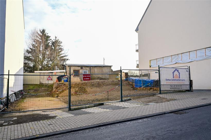 Das Gebäude, in dem vor zwei Jahren am Nikolaustag ein Kind sein Leben verlor, steht inzwischen nicht mehr
