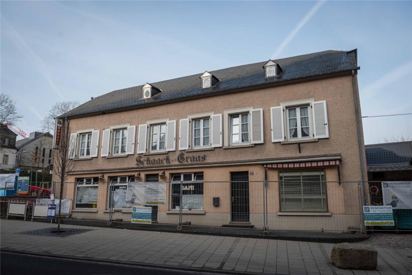 Das Gebäude wurde in der ersten Hälfte des 19. Jahrhunderts gebaut. 1902 ist die Familie Schaack-Graas eingezogen und hat ein Café eröffnet.
