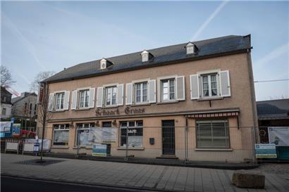 Das Gebäude wurde in der ersten Hälfte des 19. Jahrhunderts gebaut. 1902 ist die Familie Schaack-Graas eingezogen und hat ein Café eröffnet.
