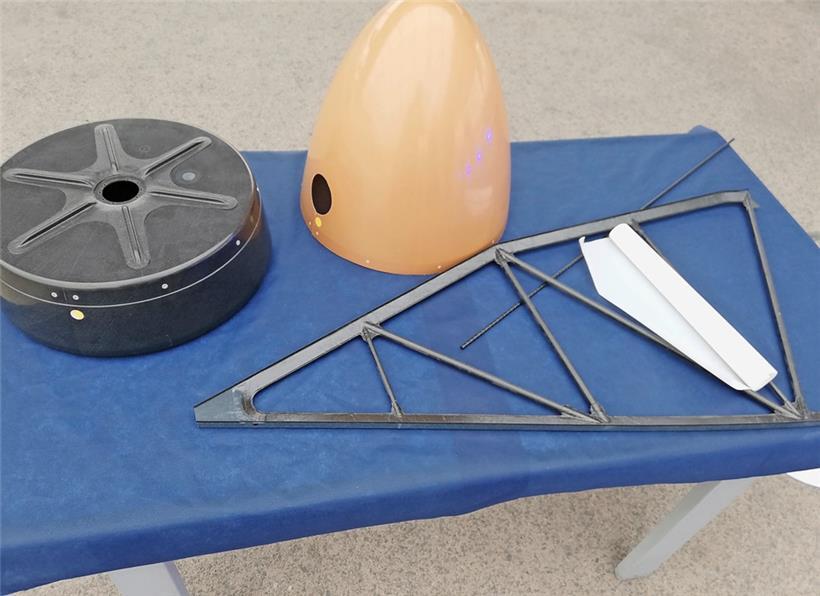 Das Gerüst des Skydweller besteht aus Kohlenstoff- und Glasfaserteilen, die kaum...