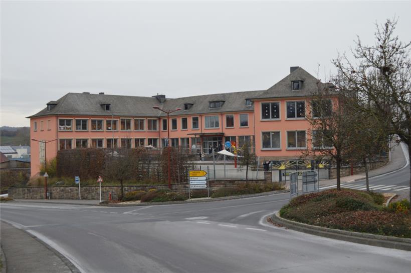 Das Grundschulgebäude wird in mehreren Phasen vergrößert
