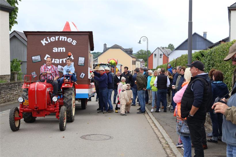 Das Highlight des Bauernfestes ist jedes Jahr der große Umzug, bei dem diesen So...