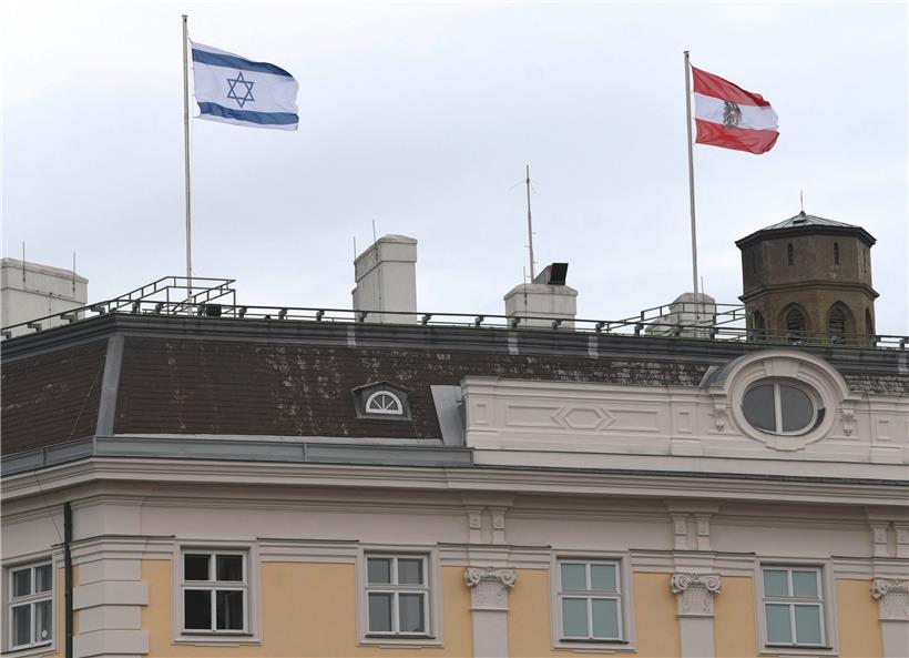 Das Hissen der israelischen Flagge auf dem österreichischen Kanzleramt führte zu Kritik im In- und Ausland

