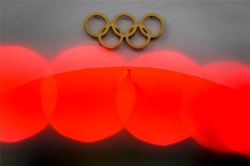 Das IOC möchte russischen und weißrussischen Sportlern den Weg zurück zu internationalen Wettkämpfen und Olympia in Paris ebnen
