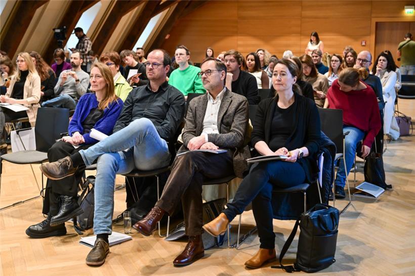 Das Interesse an einem besseren, sicheren Internet schien am Dienstagmorgen bei ...
