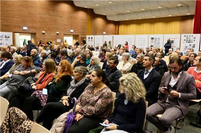 Das Interesse ist groß – im Saal des Kulturzentrums war kaum noch ein Platz frei
