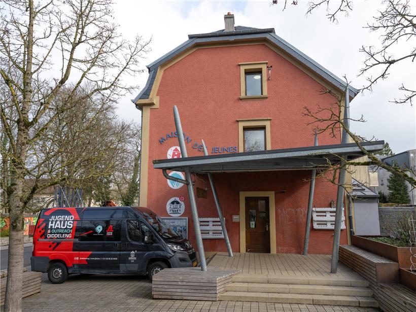 Jugendhaus in Düdelingen mit Jugendlichen beim Treffen und gemeinsamer Freizeitgestaltung