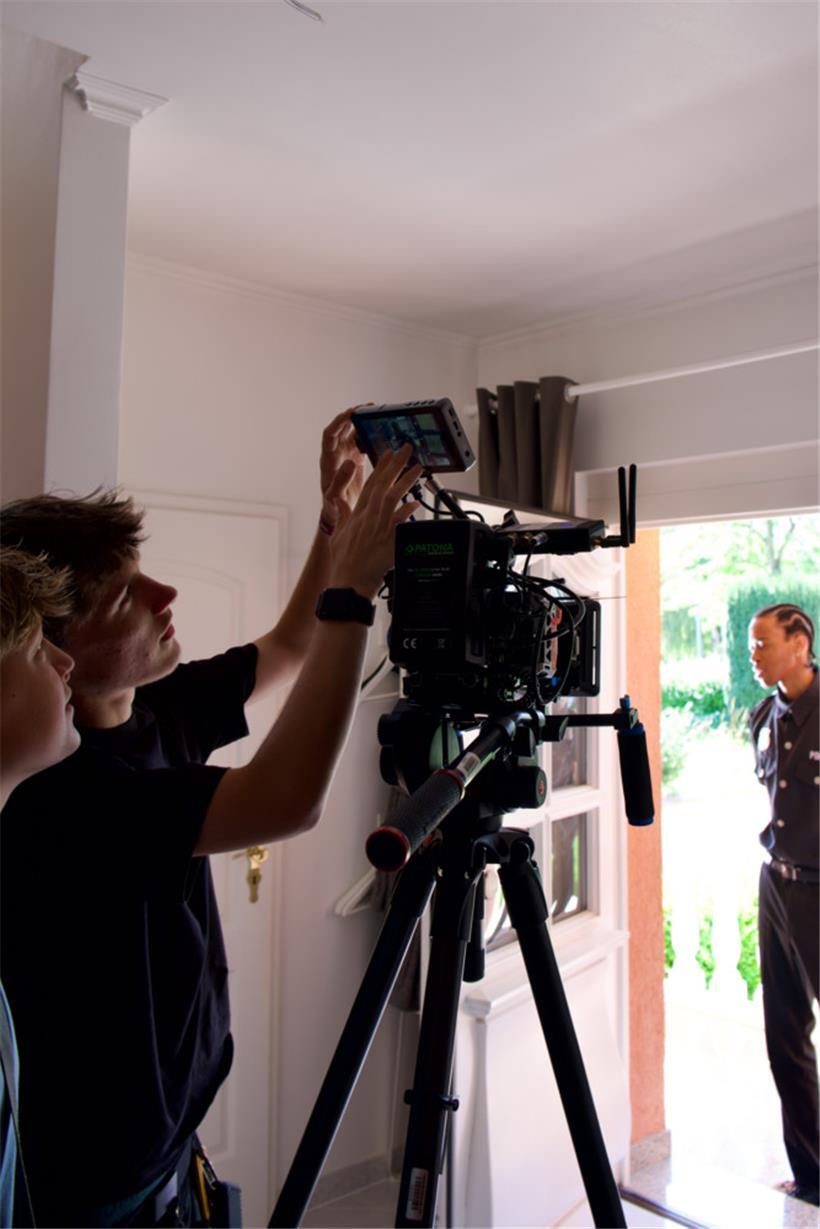 Das Kamerateam bereitet sich vor
