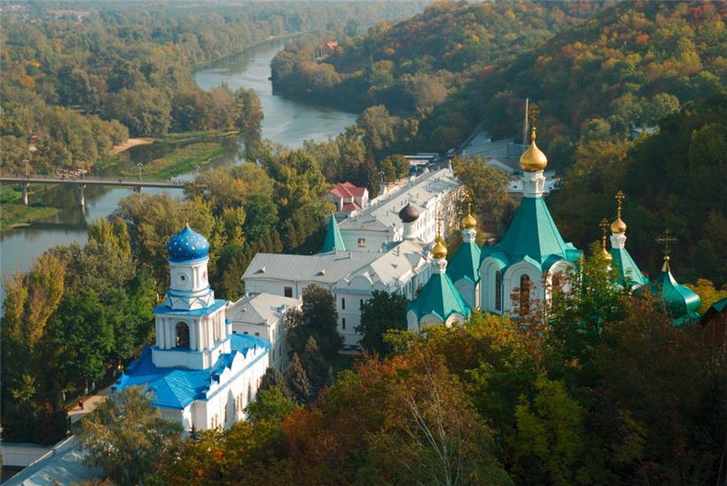 Das Kloster des heiligen Entschlafens der Gottesgebärerin in Swjatohirsk im Jahr 2020
