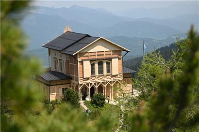 Das Königshaus am Schachen. Die Unesco hat die berühmten Märchenschlösser von Bayerns König Ludwig II. zum Welterbe erklärt.
