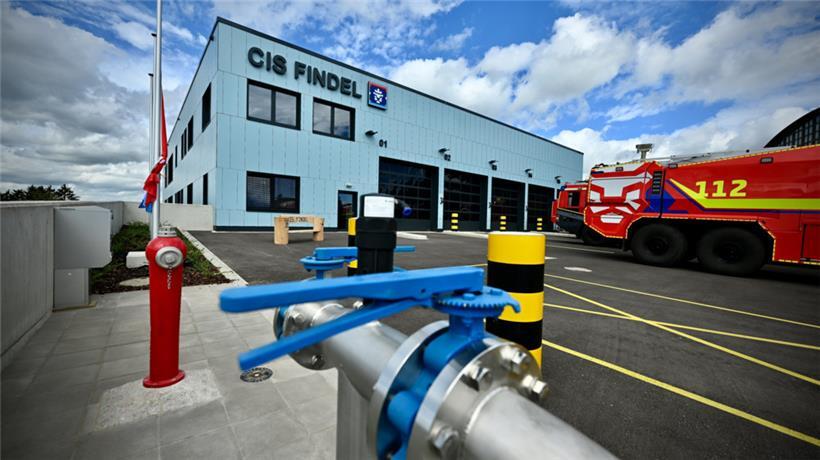 Das Löschwasser wird aus einem Rückhaltebecken entnommen
