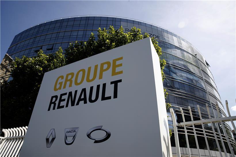 Das Logo des Autoherstellers Renault hängt vor einem Fabrikgelände an einem Firmenschild. Vor dem Hintergrund der Krise beim Hersteller Renault will Frankreichs Staatschef Macron die heimische Autobranche verstärkt unterstützen. Sie sei ein Teil der Wirtschaft Frankreichs, tausende Arbeitsplätze hingen davon ab, teilte der Präsident via Twitter mit. Macron kam am Vormittag mit Branchenvertretern im Élyséepalast…
