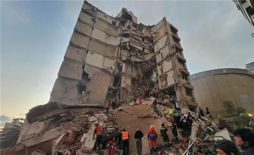 Massaker der israelischen Armee in einem Wohngebiet von Beirut, Libanon, zerstörte Häuser und verursachte zivile Opfer