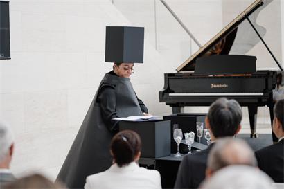 Das Mudam wartete zum 20. Jubiläum mit Performances auf, darunter die der Luxemburger Künstlerin Trixi Weis