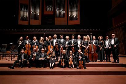 Das Orchester auf einen Blick: Nach Anfangsschwierigkeiten strotzte das SEL in der Philharmonie vor Spielfreude