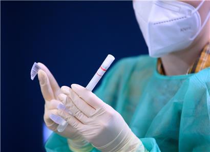 Das Parlament stellte die Gelder für die dritte Phase des „Large Scale Testing“ zur Verfügung
