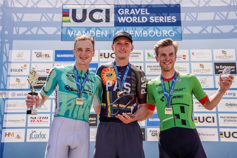 Das Podium der Herren: (v.l.) Petr Vakoc, Mathijs Loman und Mees Hendrikx
