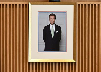 Das Portrait von Großherzog Henri hängt derzeit noch im Escher Gemeindehaus
