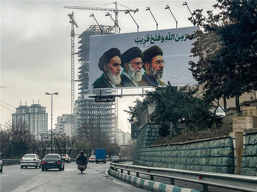 Iranisches Regime zeigt trotz USA- und Israel-Angriffen politische Kontinuität und Stabilität