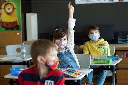 Das SEW/OGBL sorgt sich um mögliche psychologische Folgen der Maskenpflicht in der Schule
