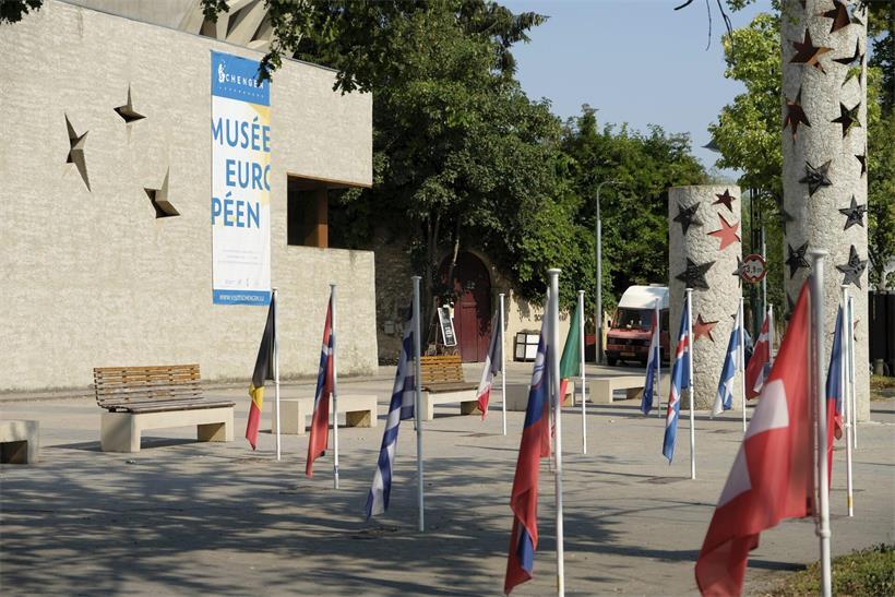 Das Schengen Museum klärt über die Geschichte Europas auf: In der neuen Kurzfilmreihe „Borders, Mobility, and their Human Impact“ stehen Grenzen im Mittelpunkt