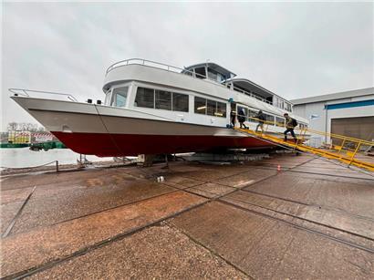 Das Schiff mit dem neuen Namen „Prinzessin Marie-Astrid-Europa“ in der Werft in Mondorf bei Köln (D)

