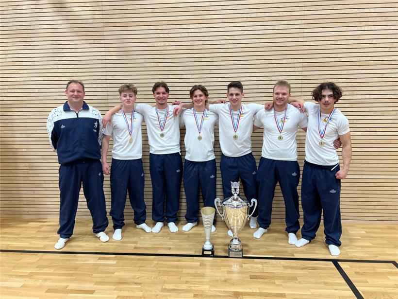 Das Siegerteam des SC Beles, das zum ersten Mal in der 90-jährigen Vereinsgeschi...