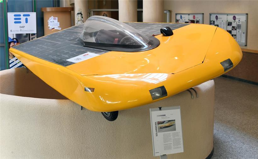 Das Solarmobil: Schüler und Lehrer entwickelten und bauten den solarbetriebenen ...