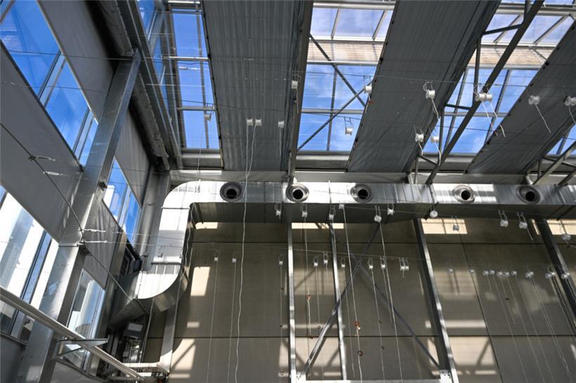 Das Sonnendach passt sich automatisch an die Innentemperatur an