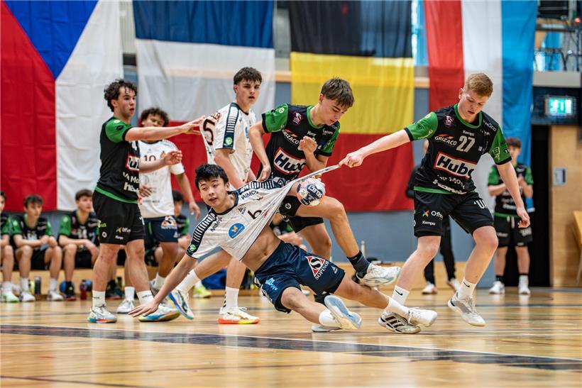 Hart umkämpftes Basketballspiel zwischen HBD mit Kebin Ye und Hubo in Aktion