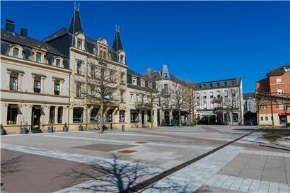 Das Stadtzentrum ist menschenleer. Alle Restaurants haben geschlossen und erleiden derzeit folglich finanzielle Einbußen.
